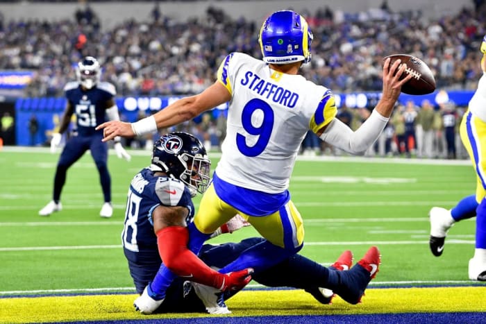 Tennessee Titans defensive tackle Jeffery Simmons (98) pressures Rams quarterback Matthew Stafford (9) and forces him to throw an interception. © George Walker IV / Tennessean.com / USA TODAY NETWORK